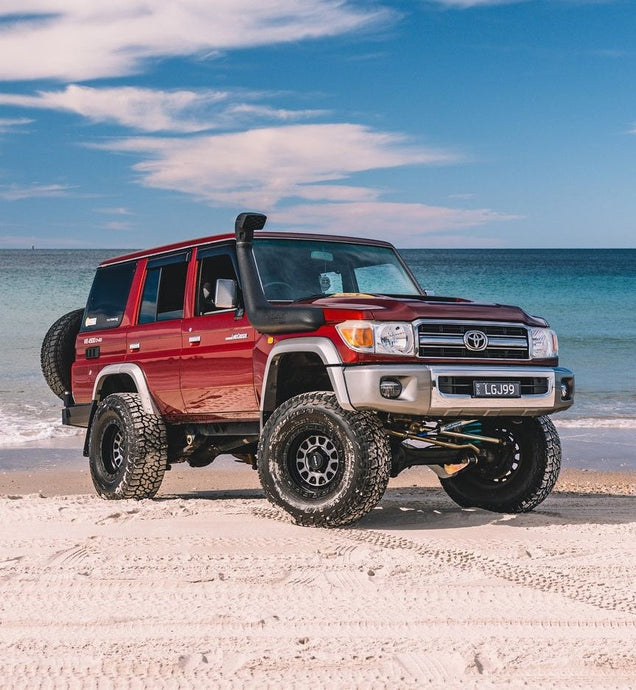 Toyota Land Cruiser 76 Series on ROH Assault