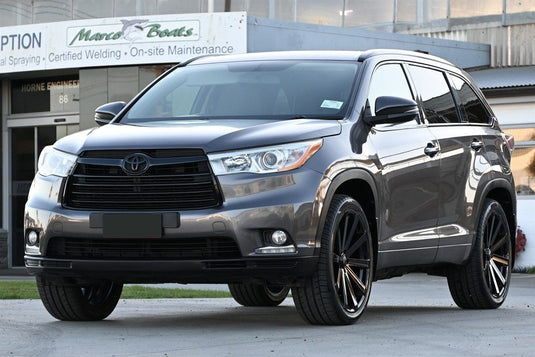 2014 Toyota Highlander GXL AWD in grey fitted with BGW VM12 22x9 alloy wheels in Gloss Black — front three-quarter view
