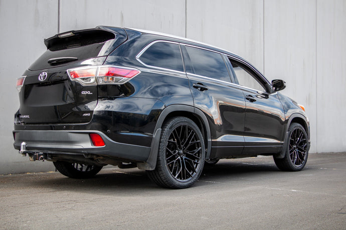 Toyota Highlaner (2014) on BGW Modena
