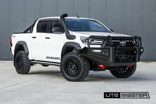 Toyota Hilux SR5 Cruiser (2025) on Assault