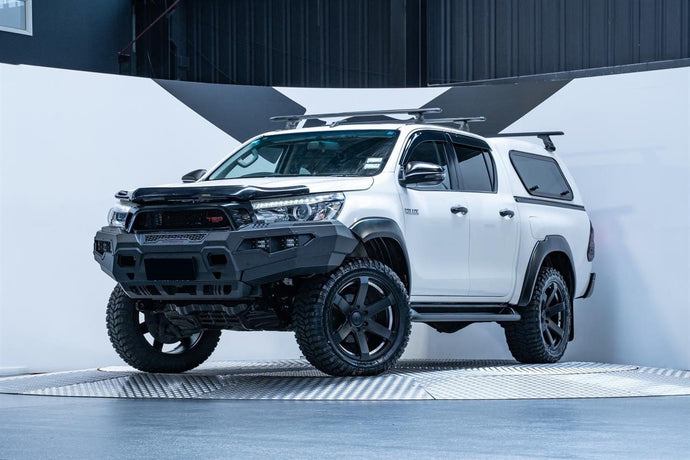 Toyota Hilux SR5 (2018) on Covert RV6