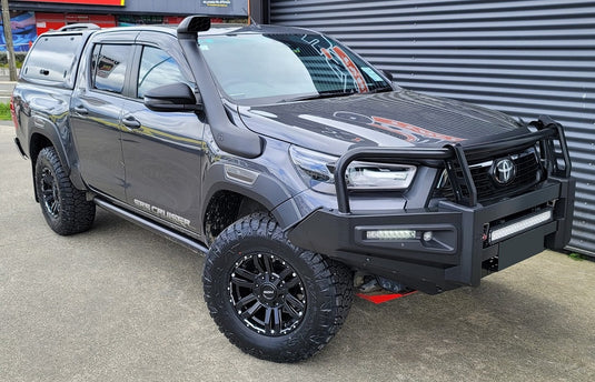 TOYOTA HILUX 4WD (6 STUD) Toyota Hilux SR5 Cruiser (2020) on 17