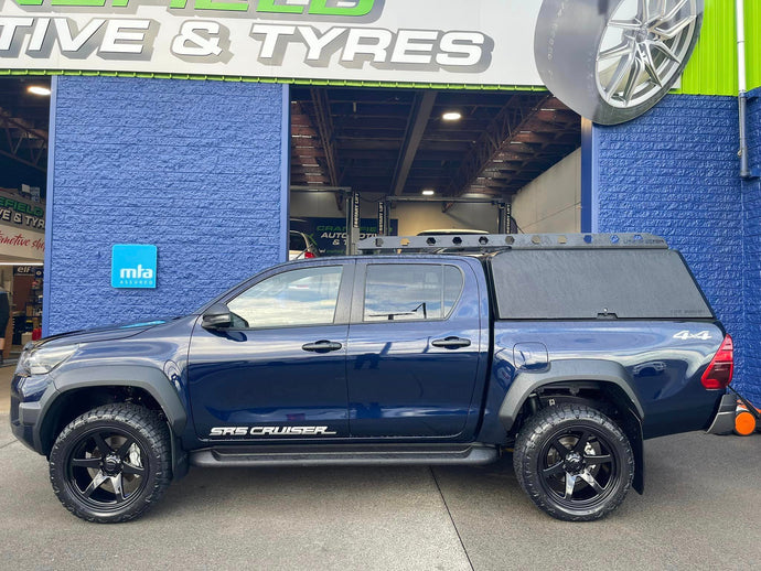 Toyota Hilux SR5 Cruiser (2023) on BGW Escobar