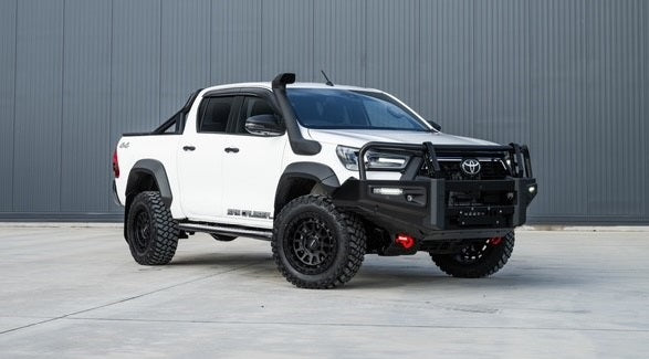 Toyota Hilux SR5 Cruiser (2025) on Assault