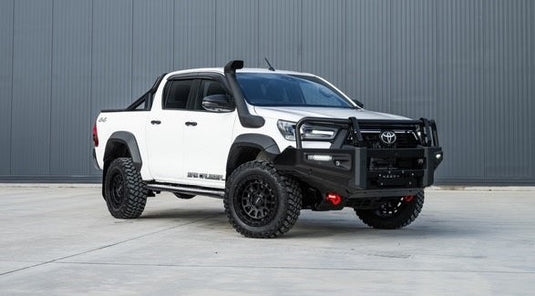 Toyota Hilux SR5 Cruiser (2025) on Assault
