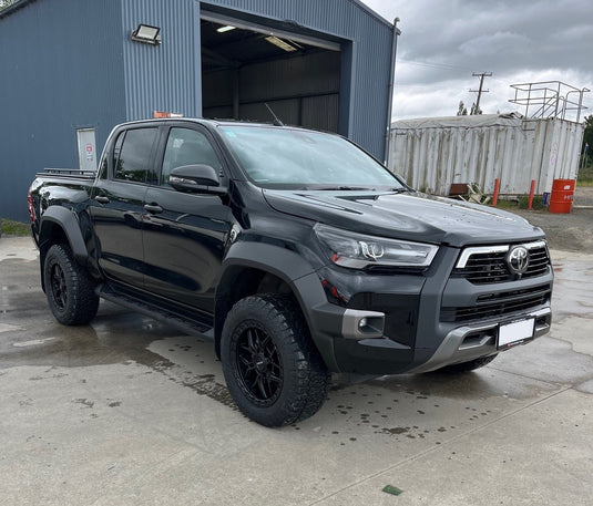 Toyota Hilux SR5 Cruiser (2025) on ROH Axe