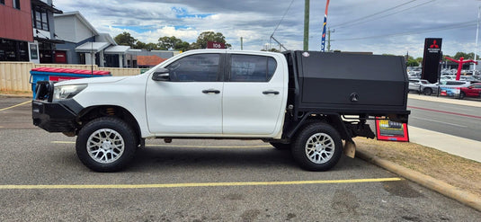 Toyota Hilux on ROH Crawler