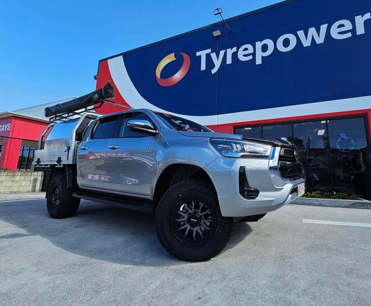 Toyota Hilux on ROH Raid