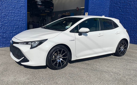 TOYOTA COROLLA / BLADE Toyota Hybrid Corolla (2018) on 17