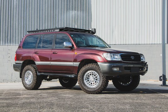 Toyota Land Cruiser 100 Series (2001) on ROH Assault