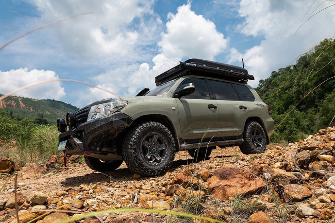 Toyota Land Cruiser 100 Series (2005) on ROH Rock 5