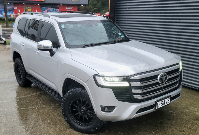 Toyota Land Cruiser 300 Series (2025) on ROH Raid
