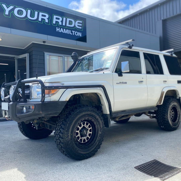 Toyota Land Cruiser 76 Series (2011) on ROH Assault