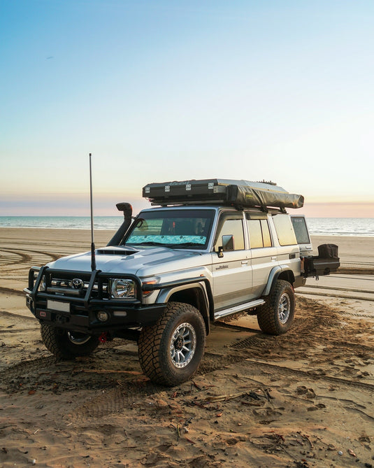 Toyota Land Cruiser 76 Series on ROH Raid 5