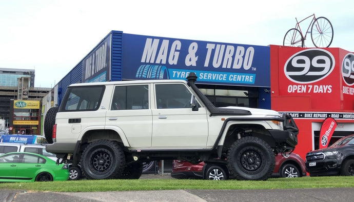 Toyota Land Cruiser (2022) 76 Series on ROH Assault