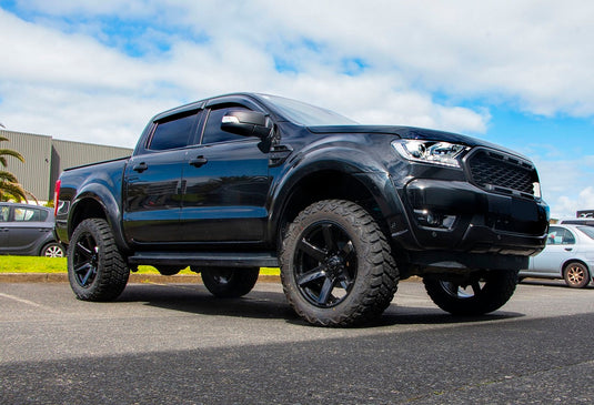 FORD RANGER Ford Ranger on BGW Beast w Delium 33X12.5R20 Tyres