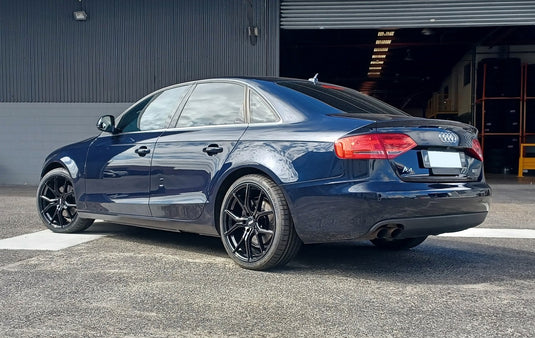 AUDI A4 / S4 Audi A4 (2009) on BGW Compton