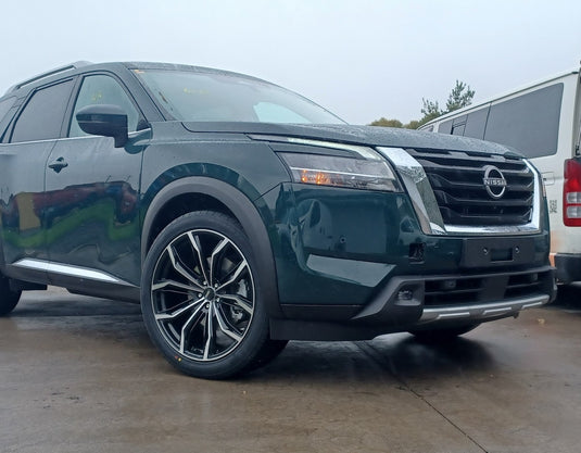 NISSAN PATHFINDER Nissan Pathfinder (2023) R53 on BGW Black Widow