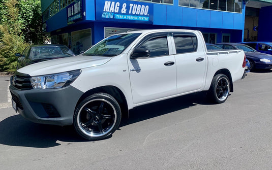 TOYOTA HILUX 2WD (5 STUD) Toyota Hilux 2WD on 20