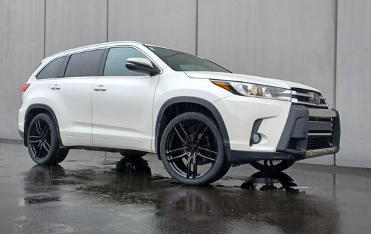TOYOTA HIGHLANDER Toyota Highlander (2018) on Covert CV3