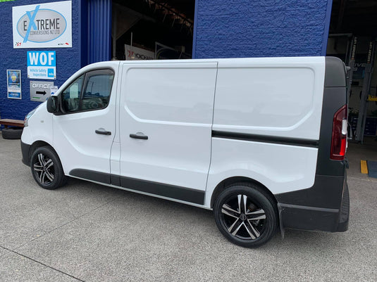 RENAULT TRAFIC Renault Trafic on MAK Stone 5