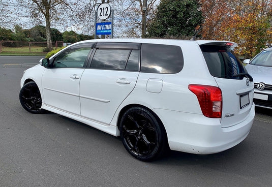 TOYOTA COROLLA / BLADE Toyota Corolla Fielder (2008) on 18