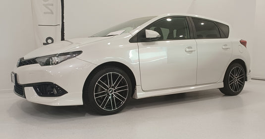 TOYOTA COROLLA / BLADE Toyota Corolla on BGW Maze