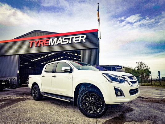 ISUZU D-MAX Isuzu D Max on ROH Vapour