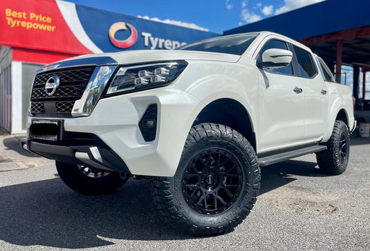 NISSAN NAVARA Nissan Navara on 17x9