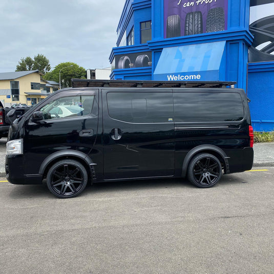 TOYOTA HIACE VAN Toyota HiAce on BGW 20