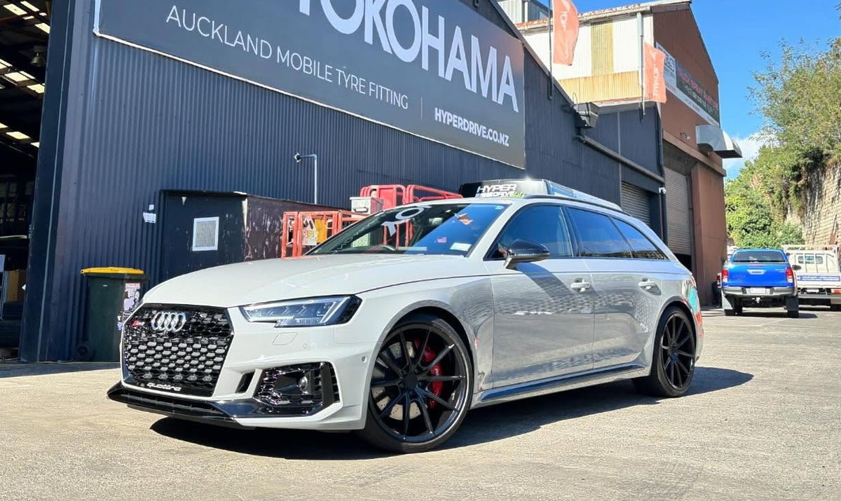 Audi RS4 (2018) on 20x10 Covert CV6
