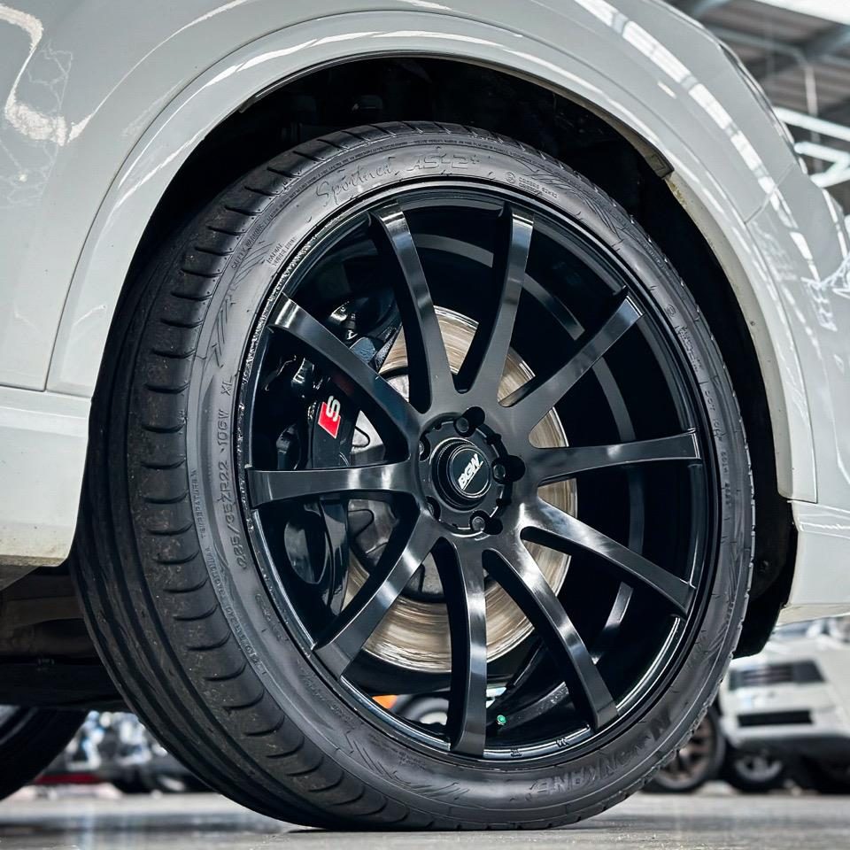 Audi SQ7 (2017) on BGW Pursuit