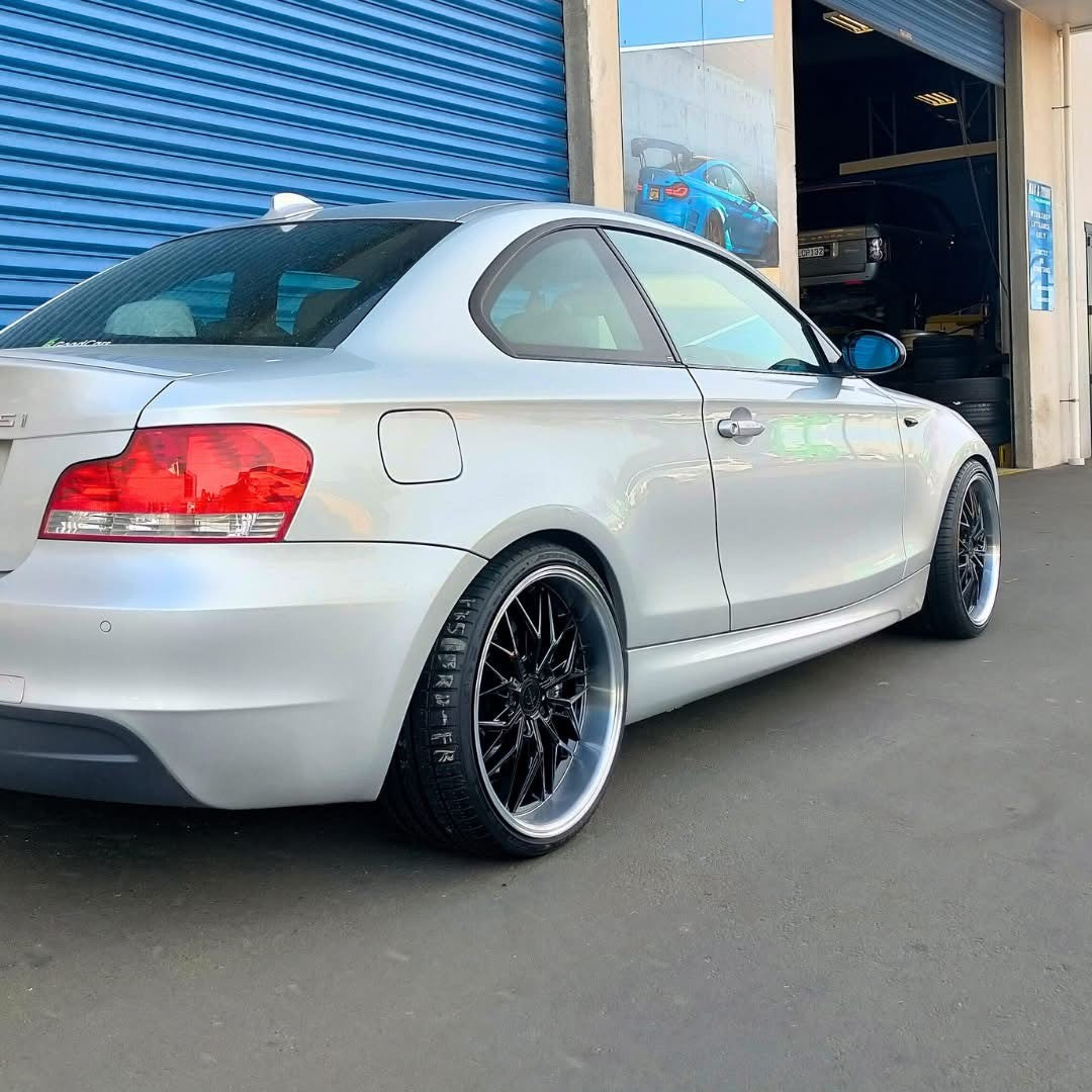 BMW 1 Series (2008) on Covert CV7