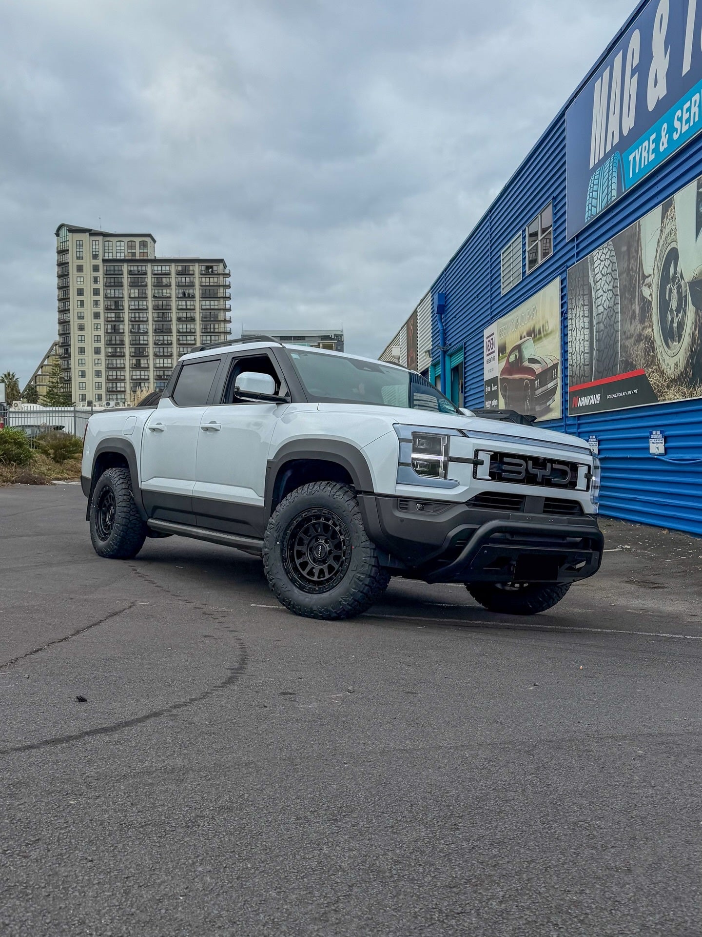 BYD Shark 6 (2026) on ROH Assault