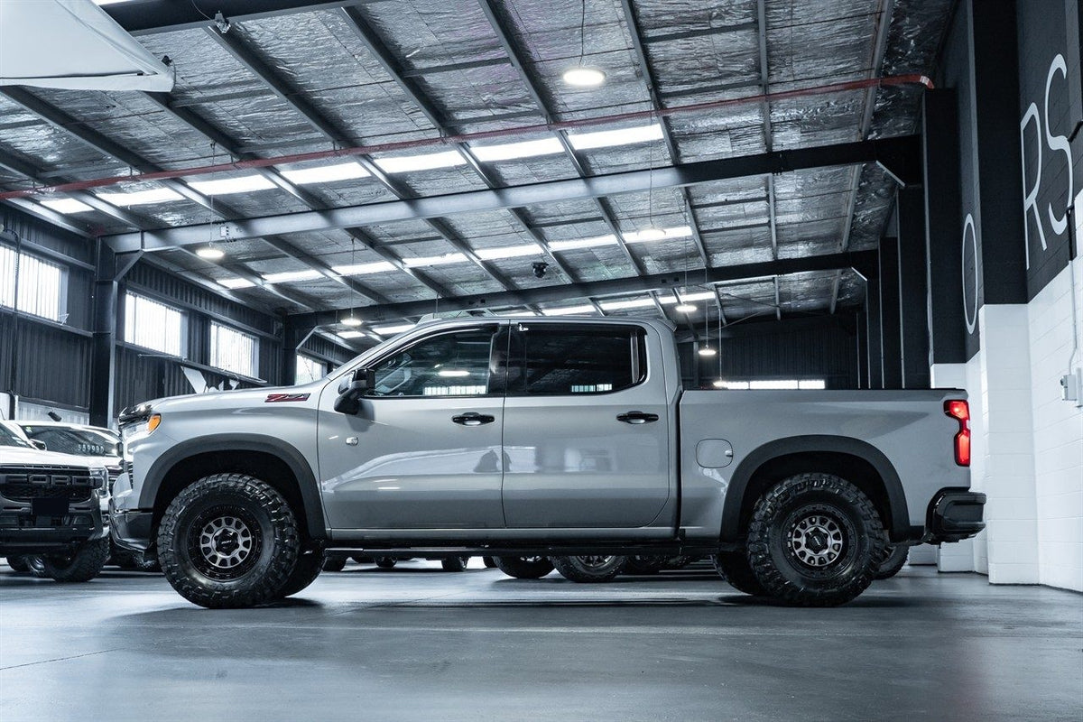 Chevrolet Silverado (2023) on ROH Assault