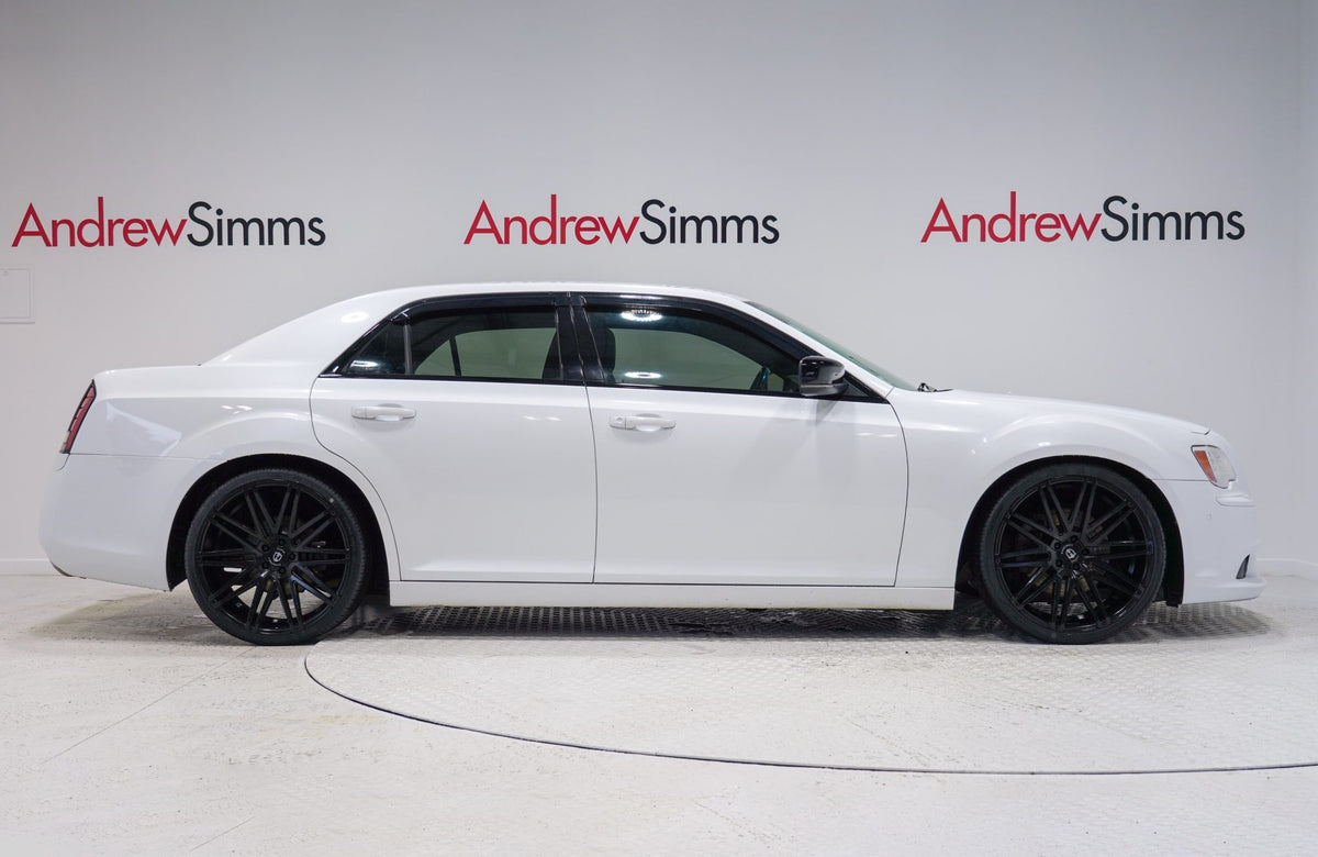Chrysler 300C (2015) on BGW Curva C48