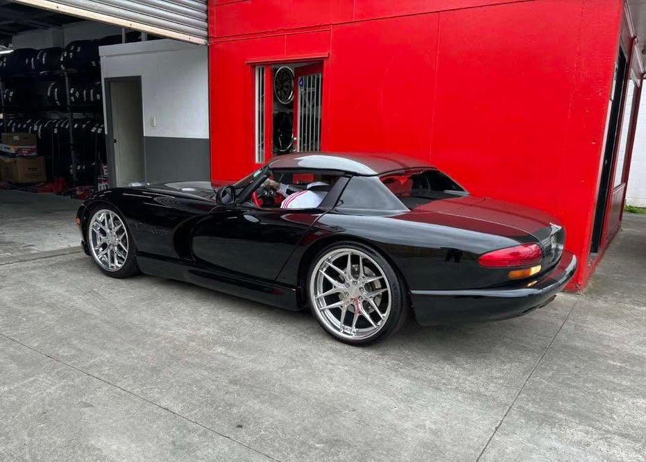 Dodge Viper (1996) on Covert Forged CF-10