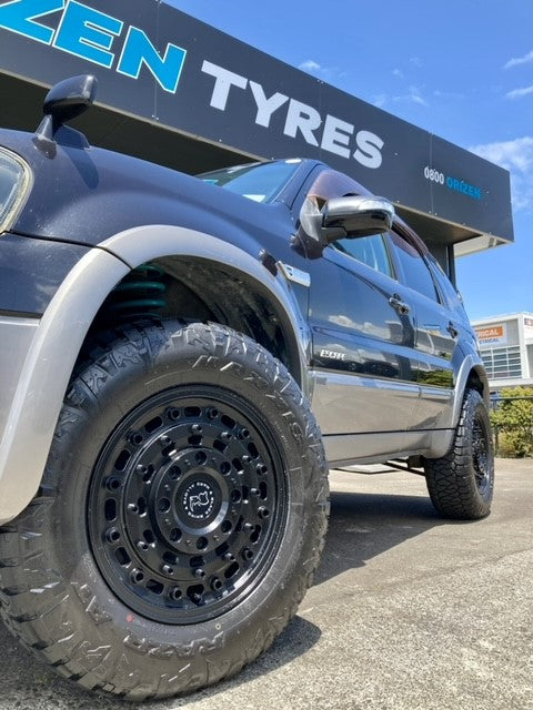 Ford Escape (2006) on 17 inch Black Rhino Arsenal