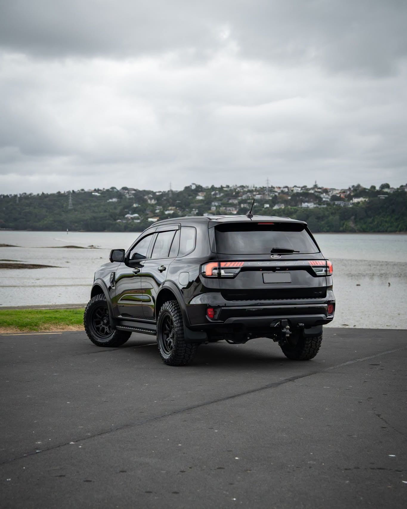 Ford Everest (2023) on Covert RTO6