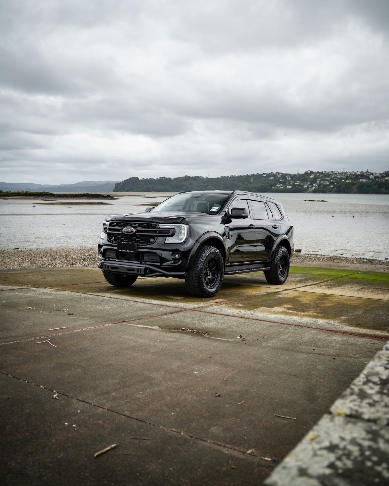 Ford Everest (2023) on Covert RTO6