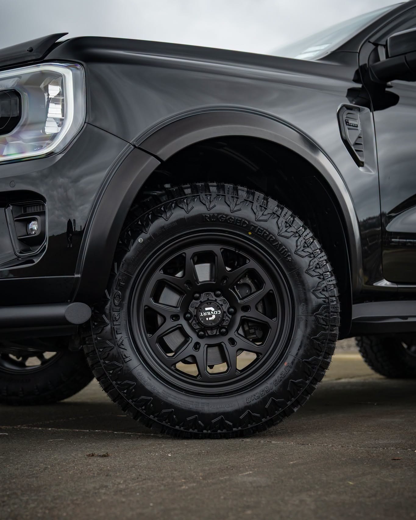 Ford Everest (2023) on Covert RTO6