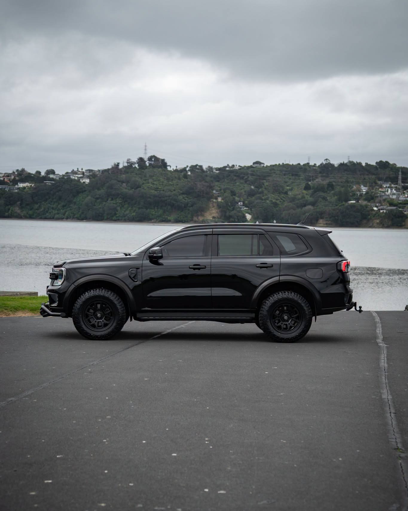 Ford Everest (2023) on Covert RTO6