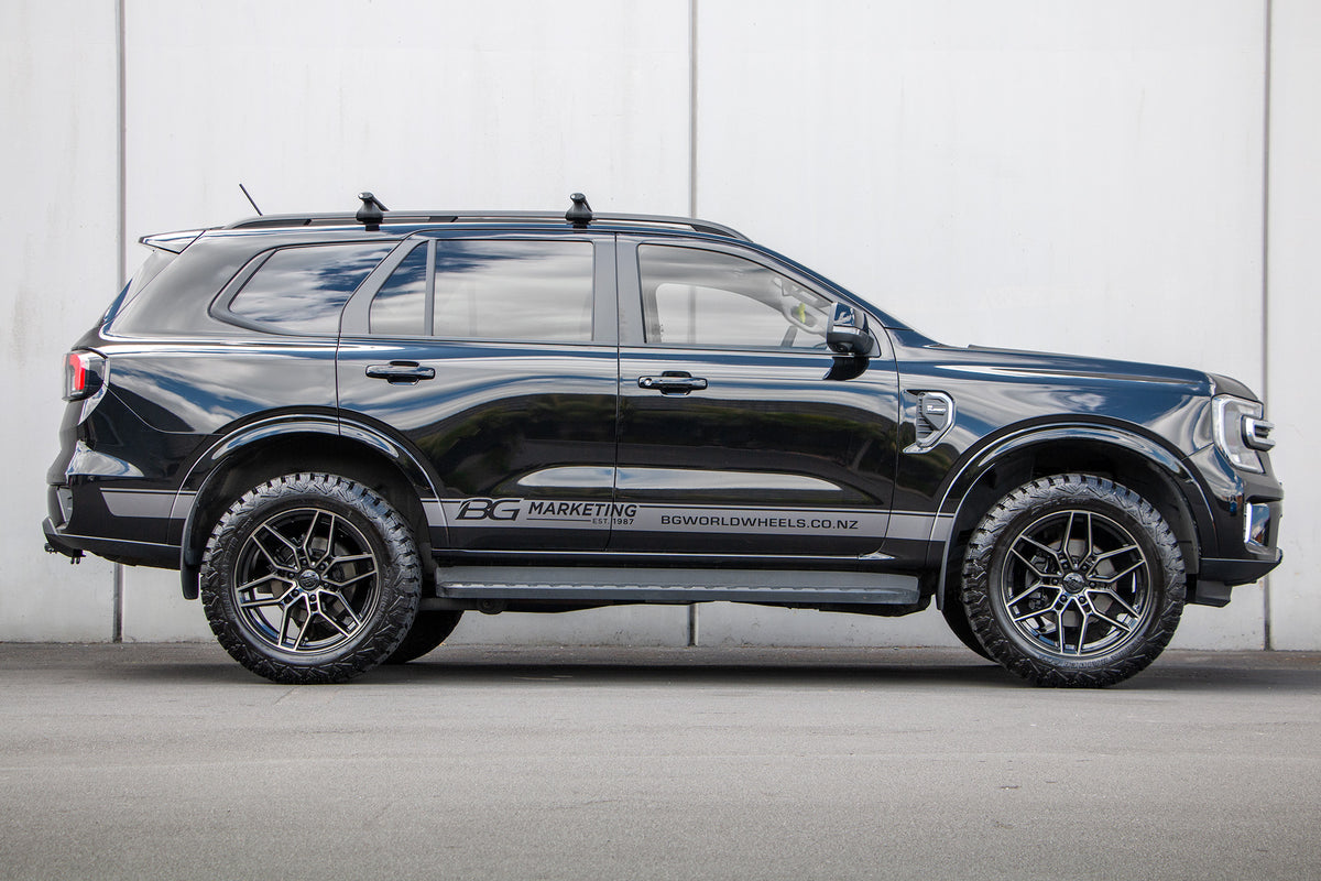 Ford Everest (2024) on Covert RV5