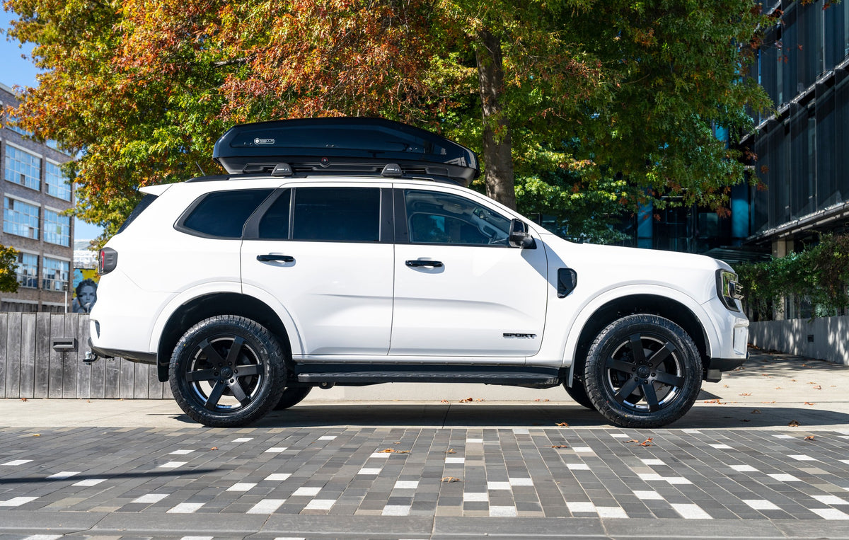 Ford Everest (2024) on Covert RV6