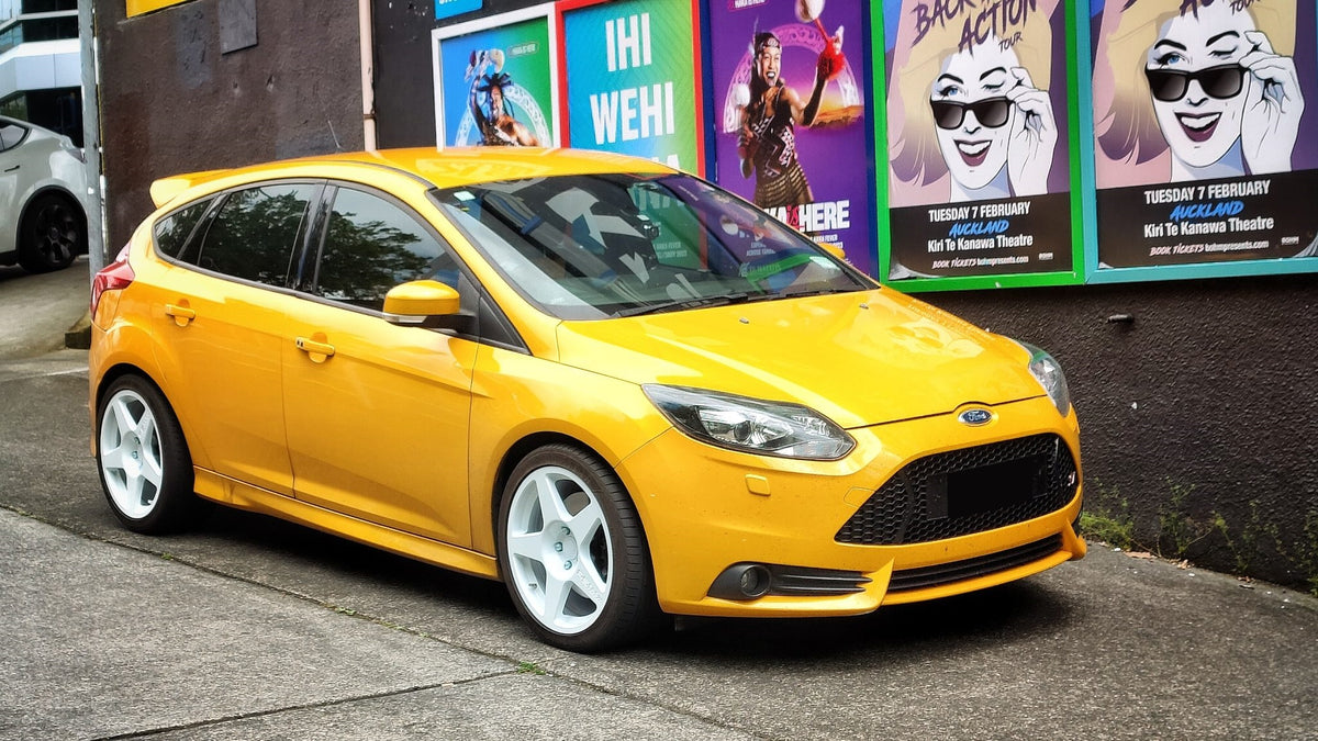 Ford Focus (2013) on BGW R5