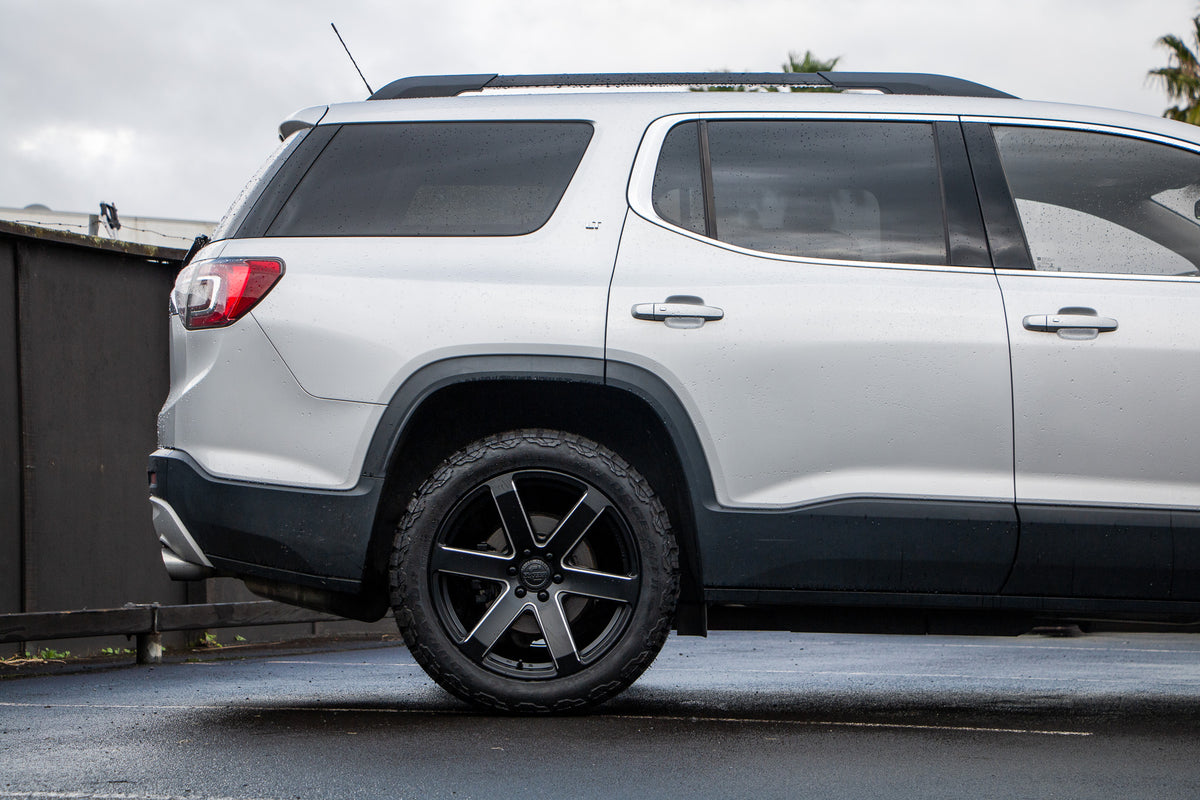 Holden Acadia (2020) on Covert RV6