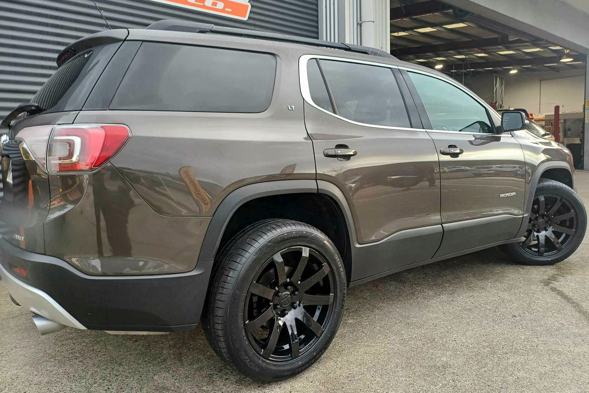 Holden Acadia (2020) on Covert RV3