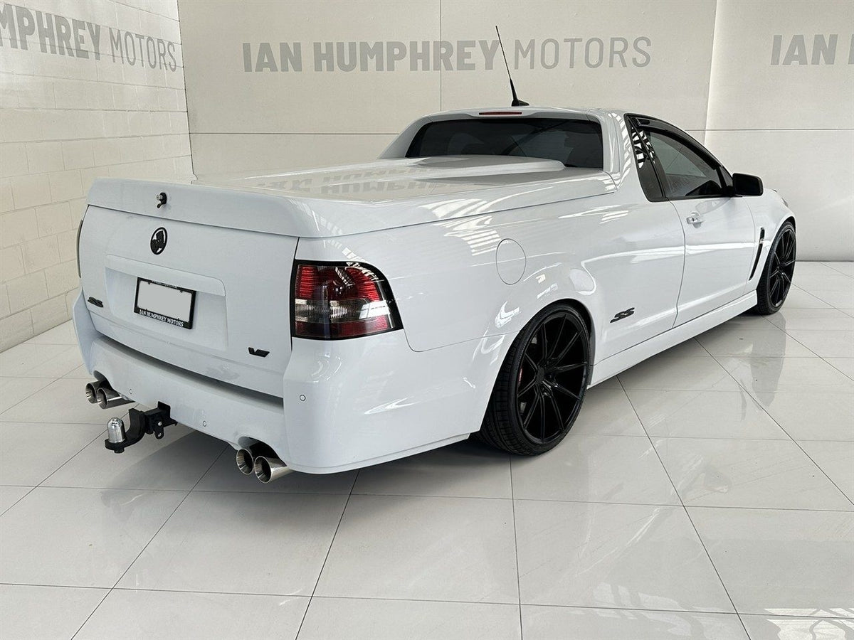 Holden Commodore VF Redline (2017) on Covert CV6