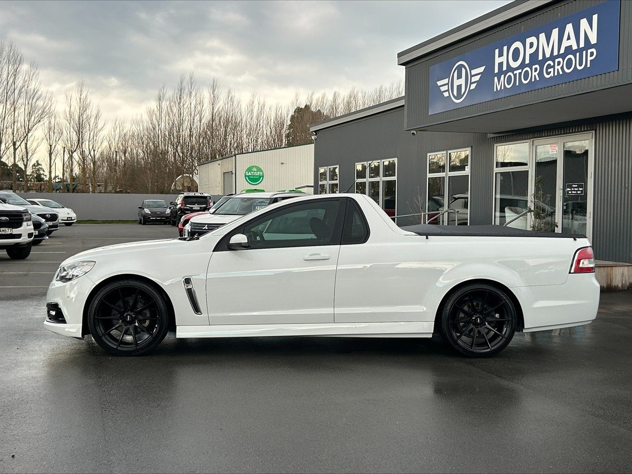 Holden Commodore VF (2013) on BGW Circuit