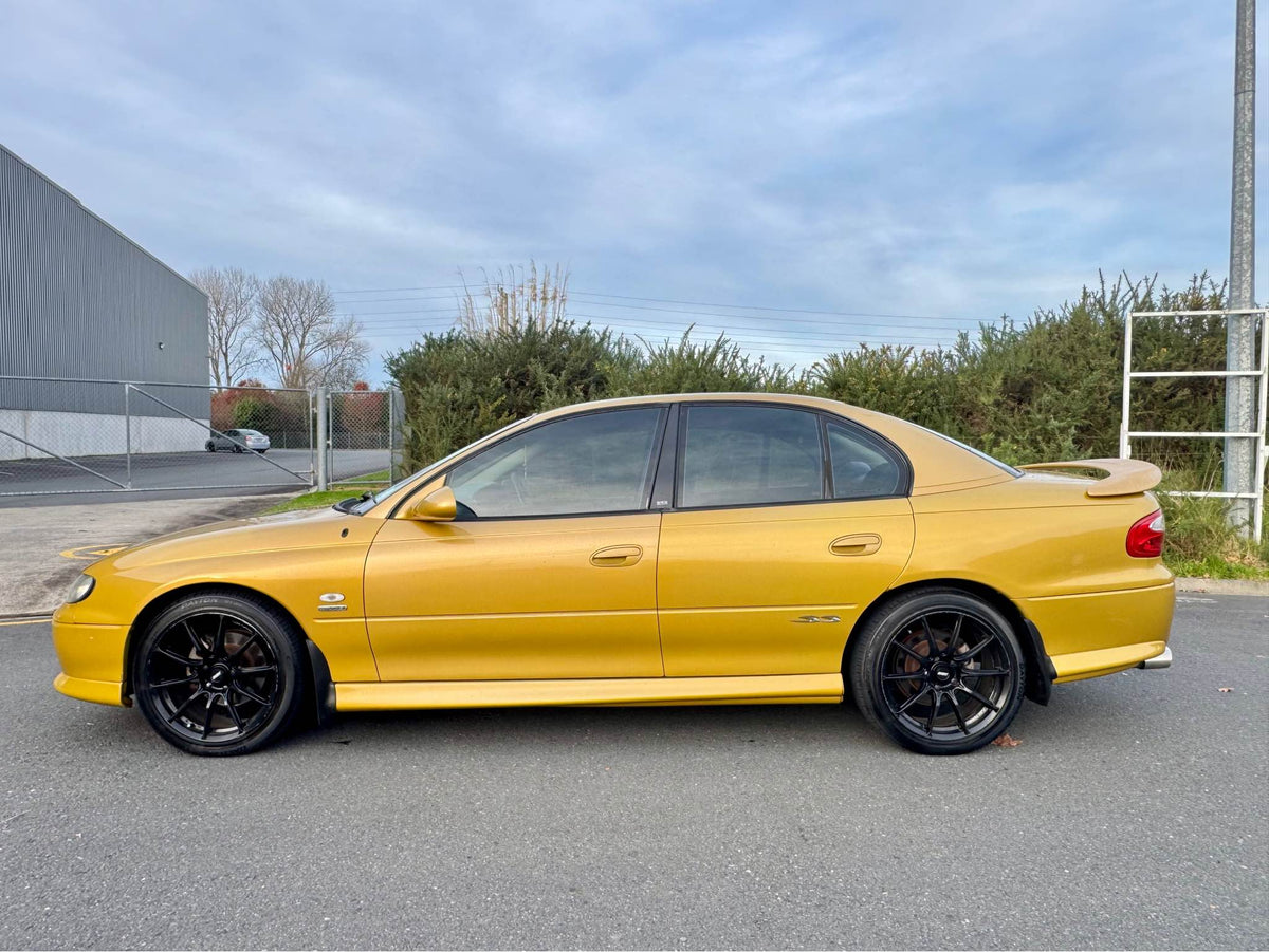 Holden Commodore VX SS (2002) on BGW Hampton